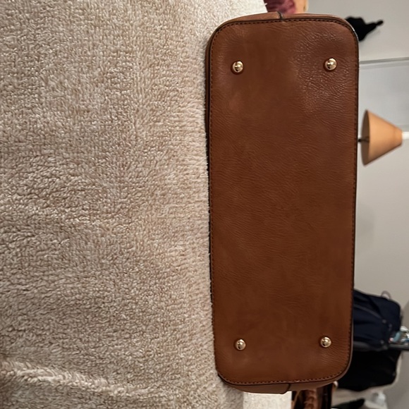 Brown handbag with detachable shoulder strap. Fully lined. - Picture 4 of 7